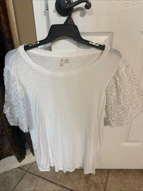 Cato White Short Sleeve Tee with Eyelet Puff Sleeves